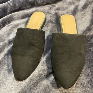 Old Navy. Black Slip On